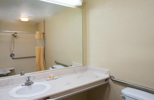 Pinole Hotel | Days Inn by Wyndham Pinole Berkeley