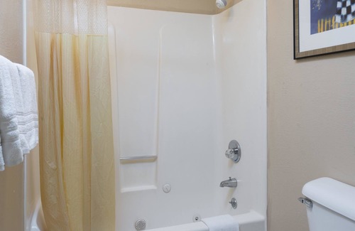 Pinole Hotel | Days Inn by Wyndham Pinole Berkeley