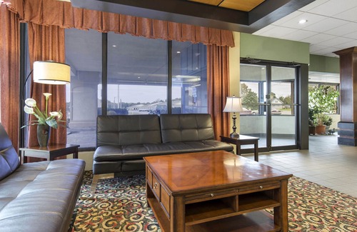 Pittsburg Hotel | Days Inn by Wyndham Pittsburg KS