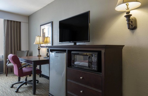 Pittsburg Hotel | Days Inn by Wyndham Pittsburg KS
