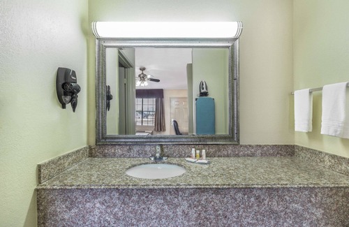 Rayville Hotel | Days Inn by Wyndham Rayville