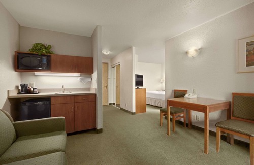 Red Deer Hotel | Days Inn by Wyndham Red Deer