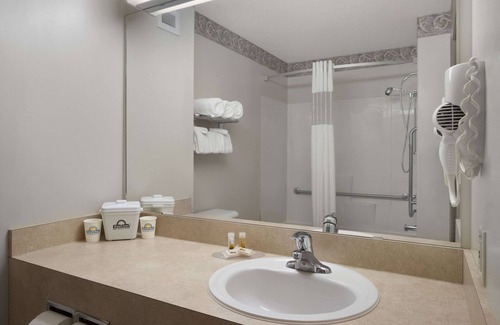 Red Deer Hotel | Days Inn by Wyndham Red Deer