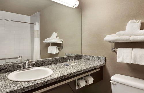Regina Hotel | Days Inn by Wyndham Regina