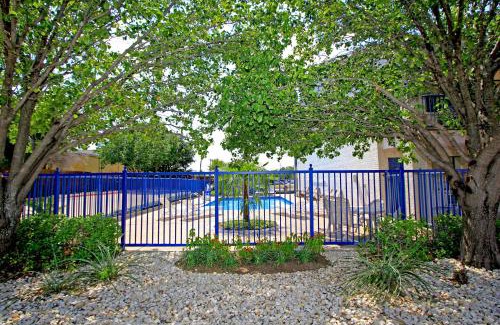 Round Rock Hotel | Days Inn by Wyndham Round Rock