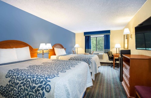 Runnemede Hotel | Days Inn by Wyndham Runnemede Philadelphia Area