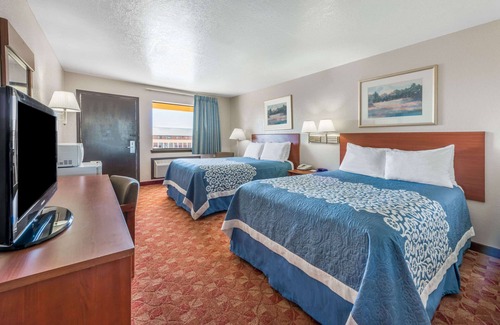 Russell Hotel | Days Inn by Wyndham Russell