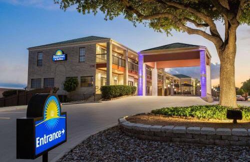 Wetmore Hotel | Days Inn by Wyndham San Antonio Near Fiesta Park