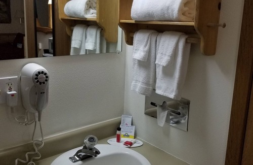 Ponderay Hotel | Days Inn by Wyndham Sandpoint