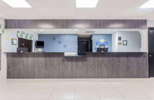Sarasota Hotel | Days Inn by Wyndham Sarasota I-75