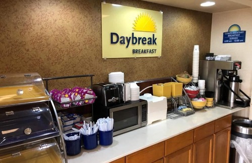Shorter Hotel | Days Inn by Wyndham Shorter