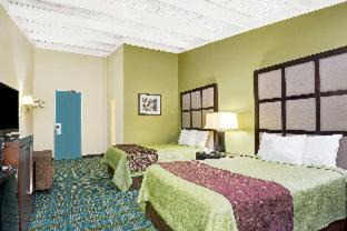 Southington Hotel | Days Inn by Wyndham Southington