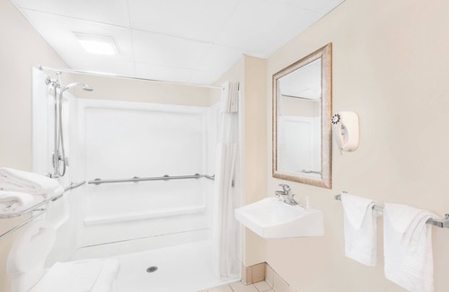 Secane Hotel | Days Inn by Wyndham Springfield/Phil.Intl Airport