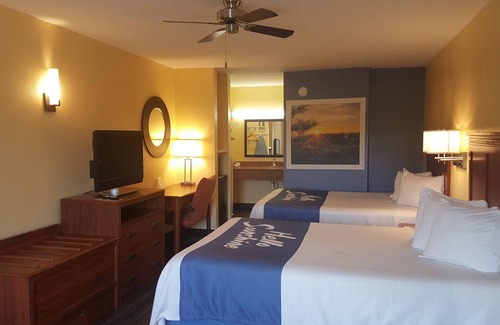 Trenton Hotel | Days Inn by Wyndham Trenton