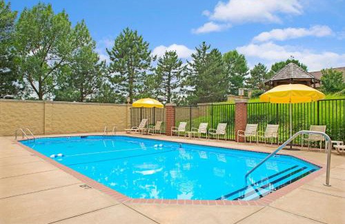 Maryland Heights Hotel | Days Inn by Wyndham St. Louis/Westport MO