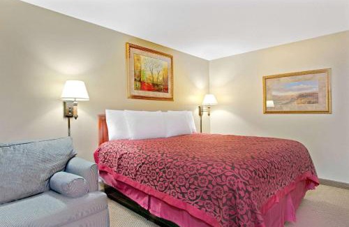 Maryland Heights Hotel | Days Inn by Wyndham St. Louis/Westport MO