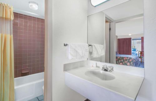 Mount Sterling Hotel | Days Inn by Wyndham Mt. Sterling