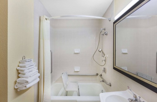 Uvalde Hotel | Days Inn by Wyndham Uvalde