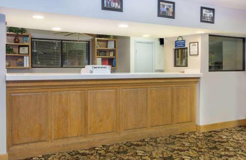 Valdosta Hotel | Days Inn by Wyndham Valdosta I-75