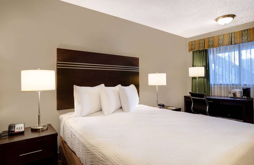 Vernon Hotel | Days Inn by Wyndham Vernon