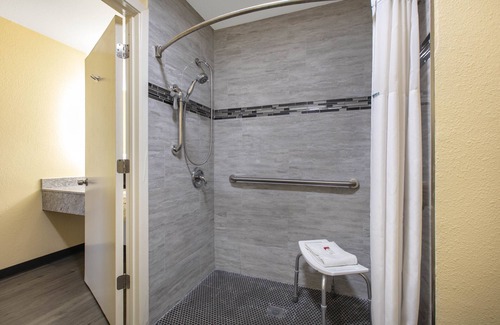 Bellmead Hotel | Days Inn by Wyndham Waco Near Downtown/University