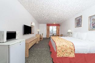 Bellmead Hotel | Days Inn by Wyndham Waco Near Downtown University