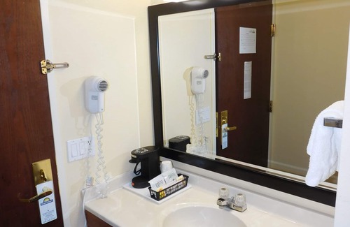 Walcott Hotel | Days Inn by Wyndham Walcott Davenport