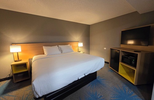 Waukegan Hotel | Days Inn by Wyndham Waukegan