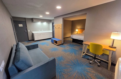 Waukegan Hotel | Days Inn by Wyndham Waukegan