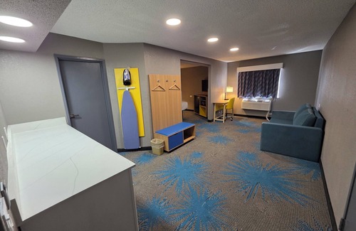 Waukegan Hotel | Days Inn by Wyndham Waukegan
