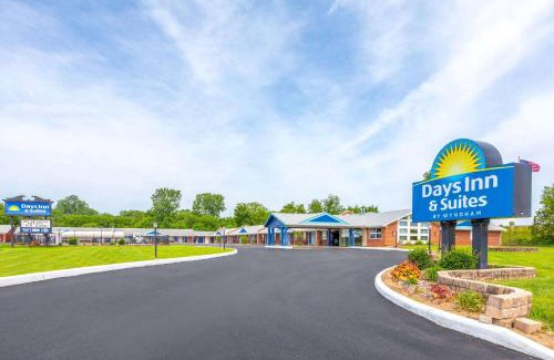 Wauseon Hotel | Days Inn by Wyndham Wauseon
