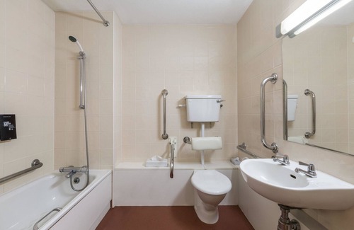 Winchester Hotel | Days Inn by Wyndham Winchester M3
