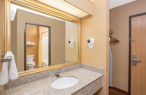 Worthington Hotel | Days Inn by Wyndham Worthington