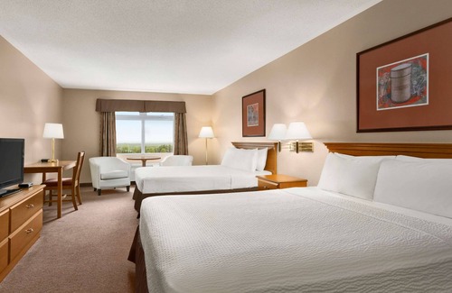 Oromocto Hotel | Days Inn & Conference Centre by Wyndham Oromocto