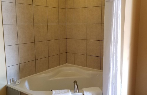 Oromocto Hotel | Days Inn & Conference Centre by Wyndham Oromocto