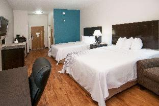 San Antonio Hotel | Days Inn & Suites by Wyndham San Antonio near Frost Bank Center