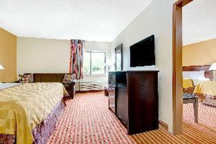 Kansas City Hotel | Days Inn & Suites by Wyndham Kansas City - CHIEFS Stadium