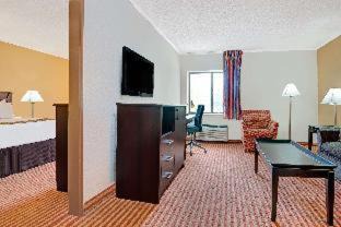 Kansas City Hotel | Days Inn & Suites by Wyndham Kansas City - CHIEFS Stadium