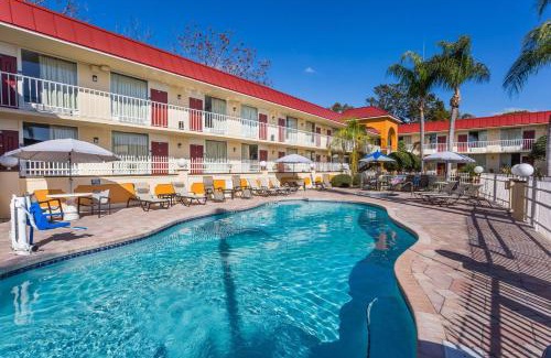 Bayonet Point Hotel | Days Inn & Suites by Wyndham Port Richey