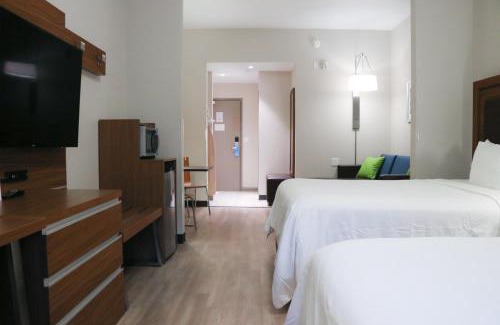 Biggar Hotel | Days Inn & Suites by Wyndham Fort Myers Near JetBlue Park