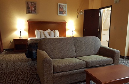 McAlester Hotel | Days Inn & Suites by Wyndham McAlester