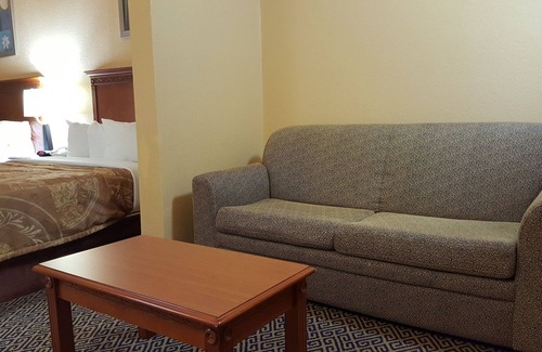 McAlester Hotel | Days Inn & Suites by Wyndham McAlester