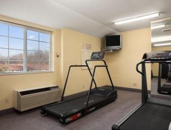 Lafayette Hotel | Days Inn & Suites by Wyndham Lafayette IN
