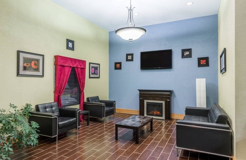 Casey Hotel | Days Inn & Suites by Wyndham Casey