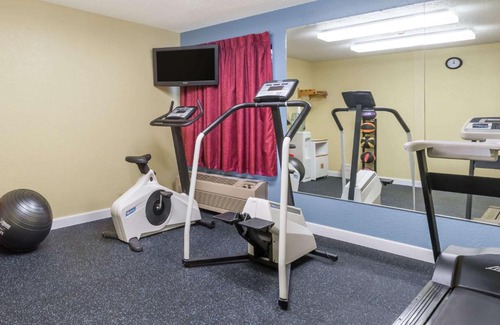 Casey Hotel | Days Inn & Suites by Wyndham Casey