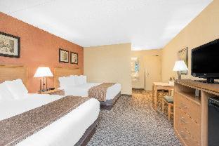Duluth Hotel | Days Inn & Suites by Wyndham Duluth by the Mall