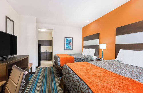 Barker Hotel | Days Inn & Suites by Wyndham Katy