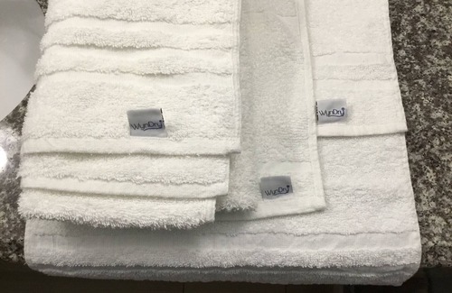 Barker Hotel | Days Inn & Suites by Wyndham Katy