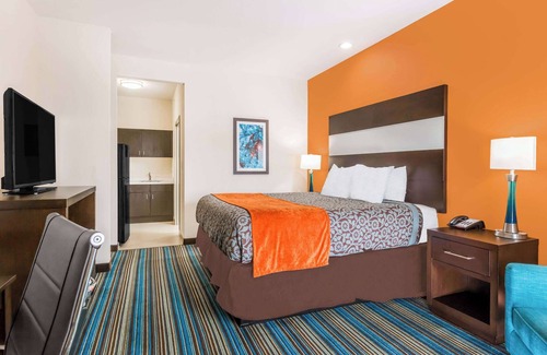 Barker Hotel | Days Inn & Suites by Wyndham Katy