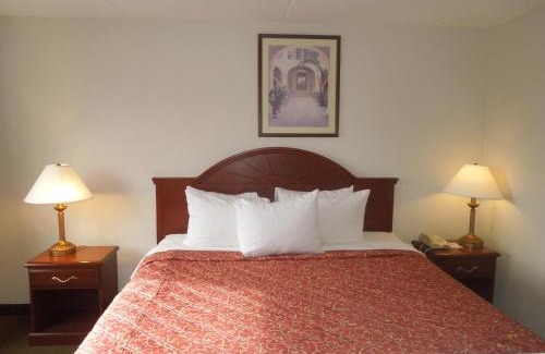 Laurel Hotel | Days Inn & Suites by Wyndham Laurel Near Fort Meade